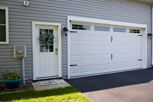 24/7 Emergency Garage Door Panel Replacement experts in Graysville, TN